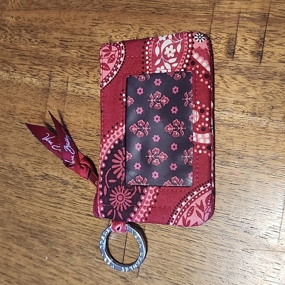 Vera Bradley ID case in retired ‘mesa red’ paisley pattern,EUC - Picture 1 of 9